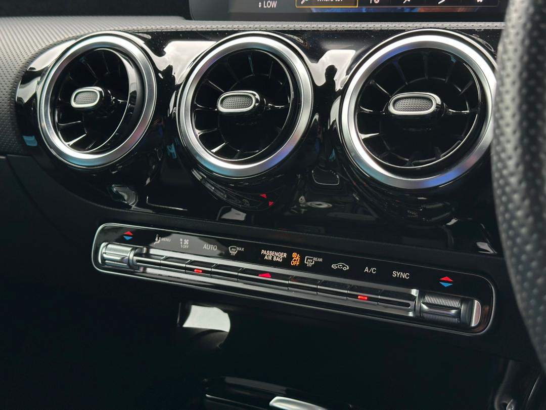 MERCEDES A180 HATCHBACK 2021