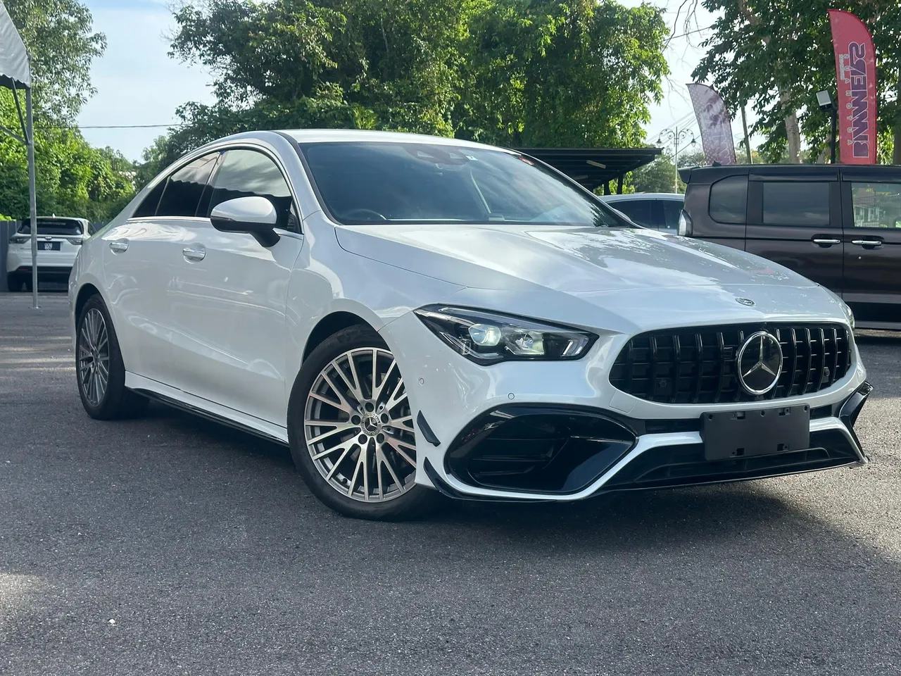 MERCEDES CLA250 Sedan