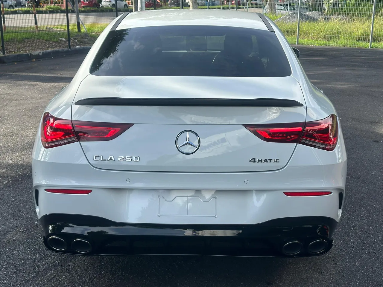 MERCEDES CLA250 Sedan