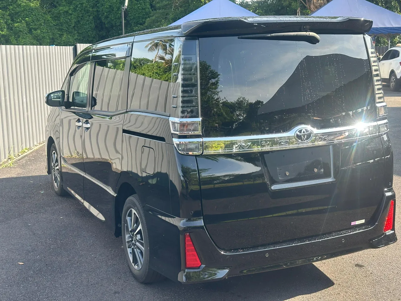 TOYOTA VOXY ZS KIRAMEKI