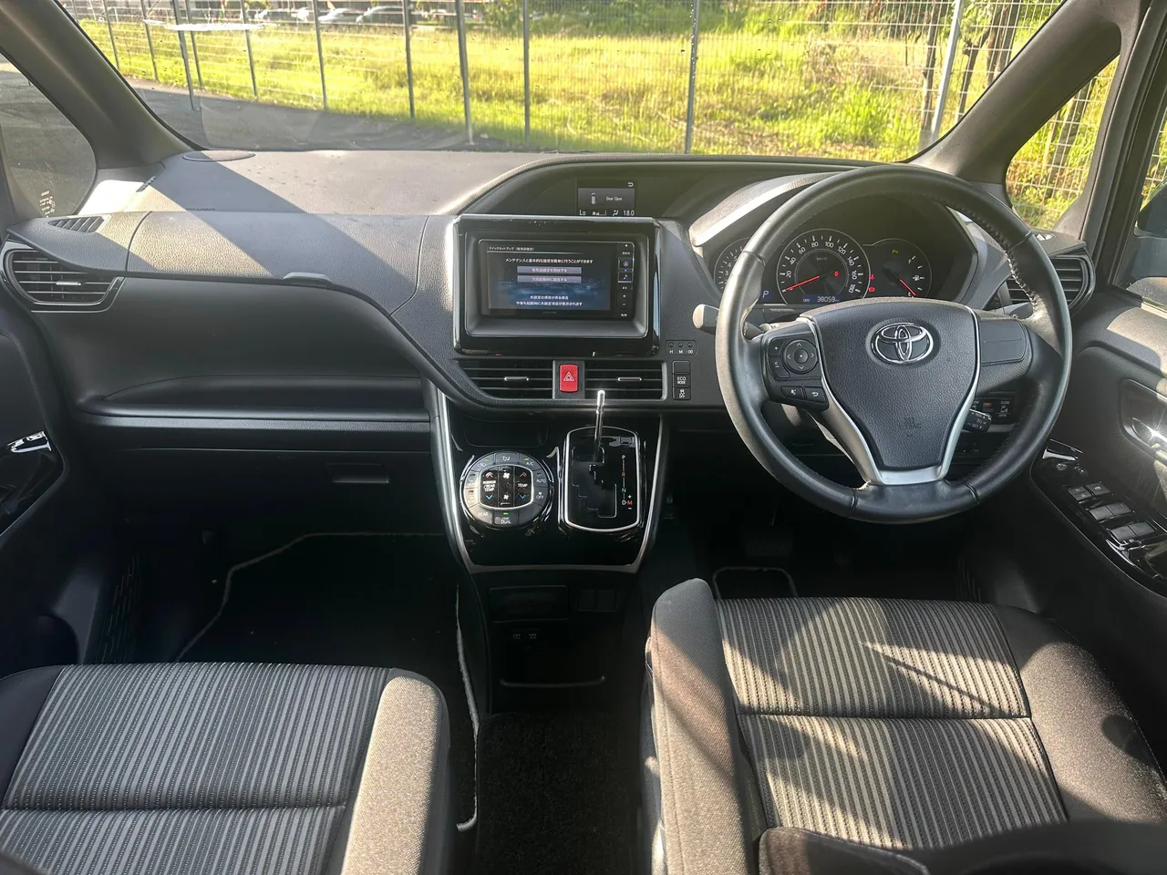 TOYOTA VOXY ZS KIRAMEKI