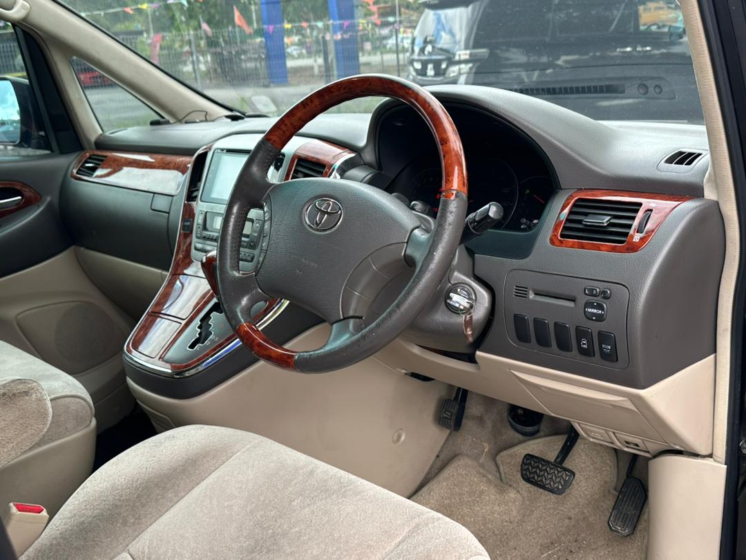 TOYOTA ALPHARD V6 2005