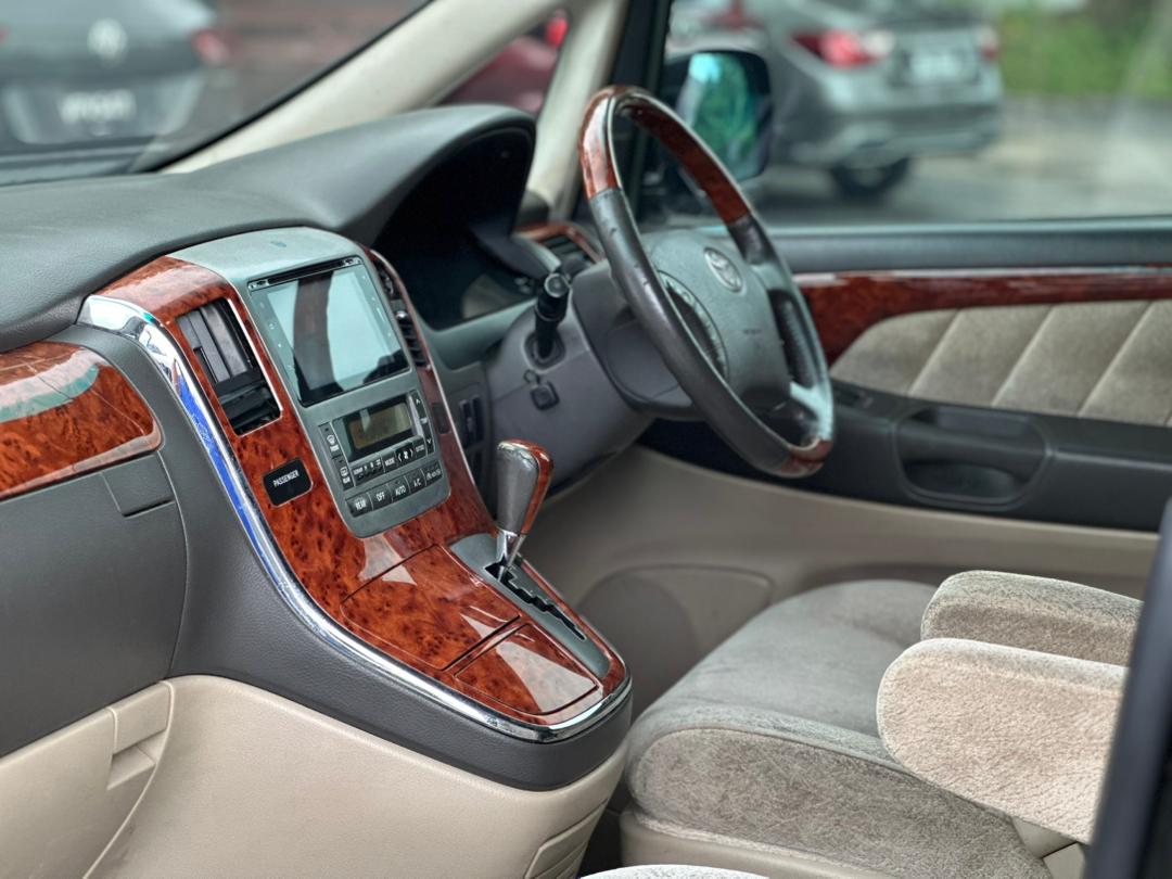 TOYOTA ALPHARD V6 2005