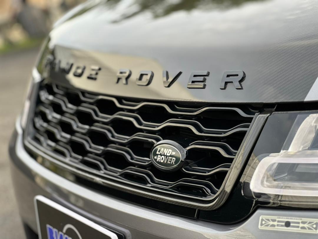 RANGE ROVER SVR CARBON EDITION 2021