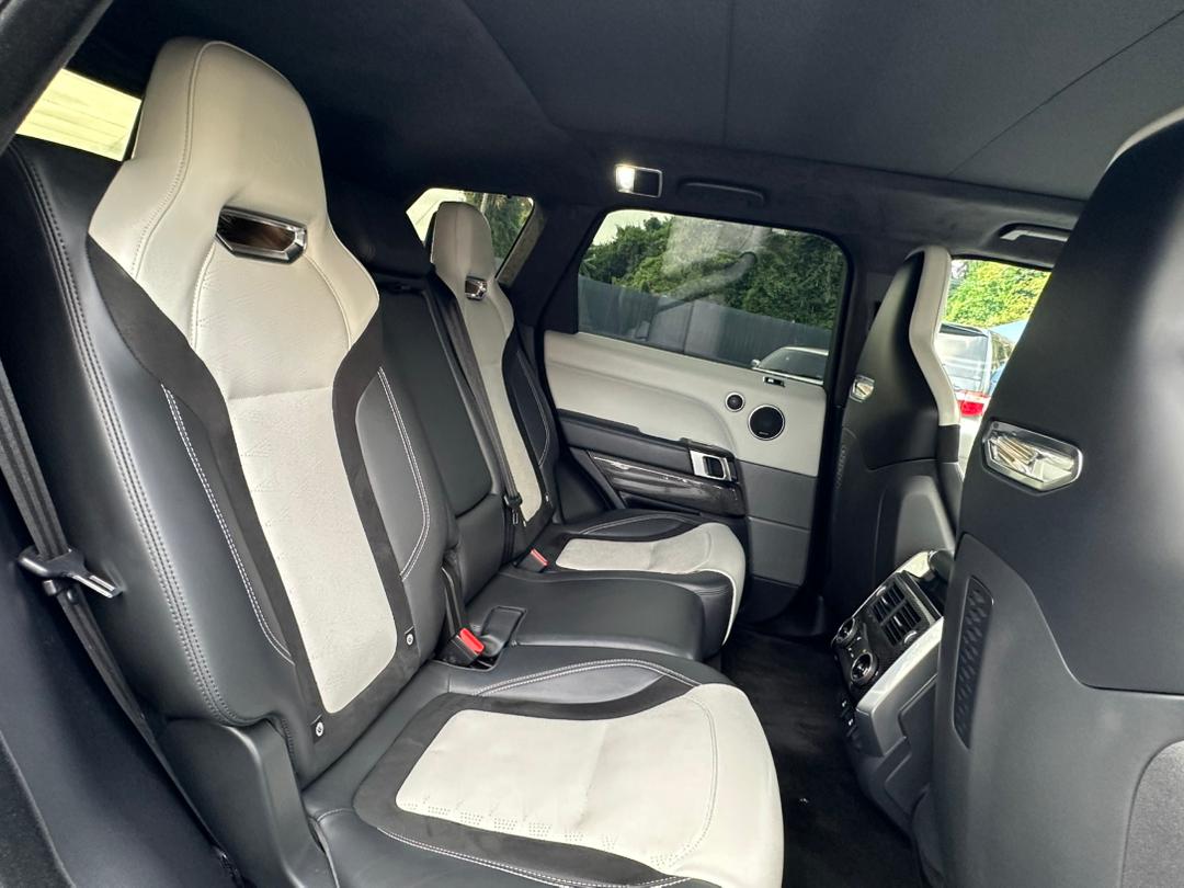 RANGE ROVER SVR CARBON EDITION 2021
